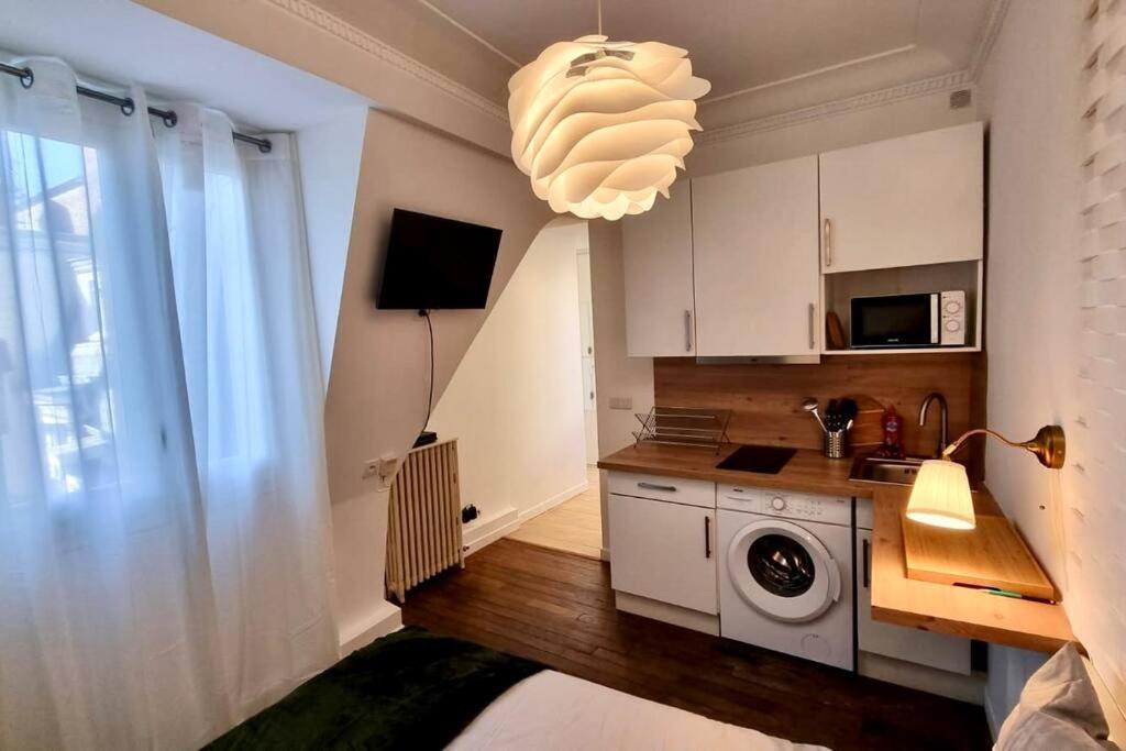 Champs-Elysees - Suite For 2 People パリ エクステリア 写真