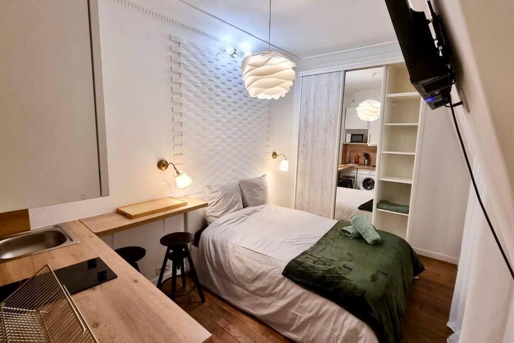 Champs-Elysees - Suite For 2 People パリ エクステリア 写真