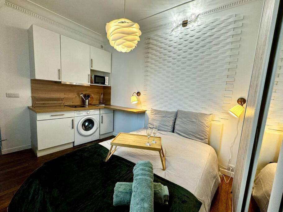 Champs-Elysees - Suite For 2 People パリ エクステリア 写真